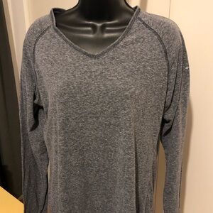 Wmn’s Colombia Gray V-Neck Long Sleeve Top